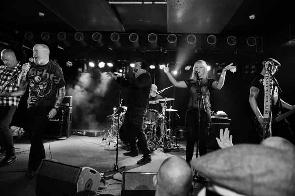 Garry Bushell Online